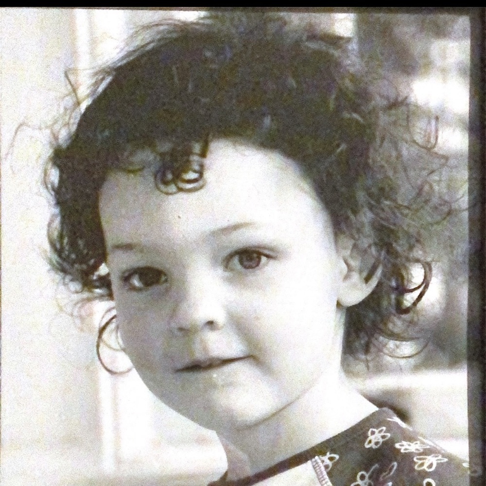 Meet your Posher, Ella